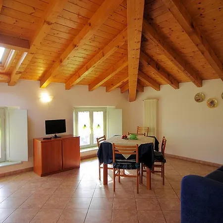 Sleeps 5 Pool Wifi * Mezzegra